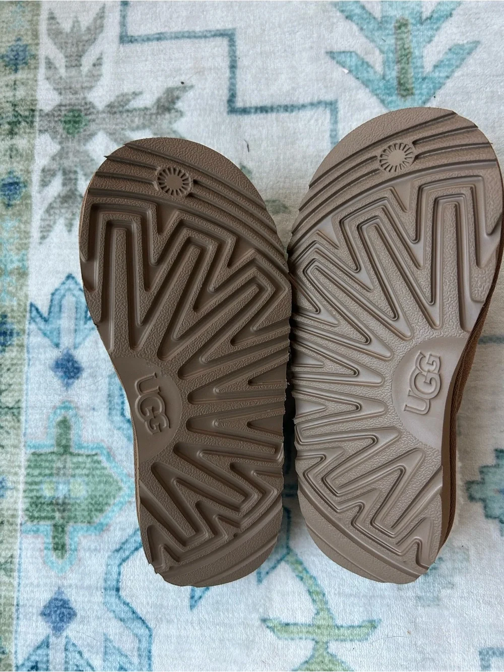 UGG Kids Chestnut Brown Plush-Lined Slip-On Slippers